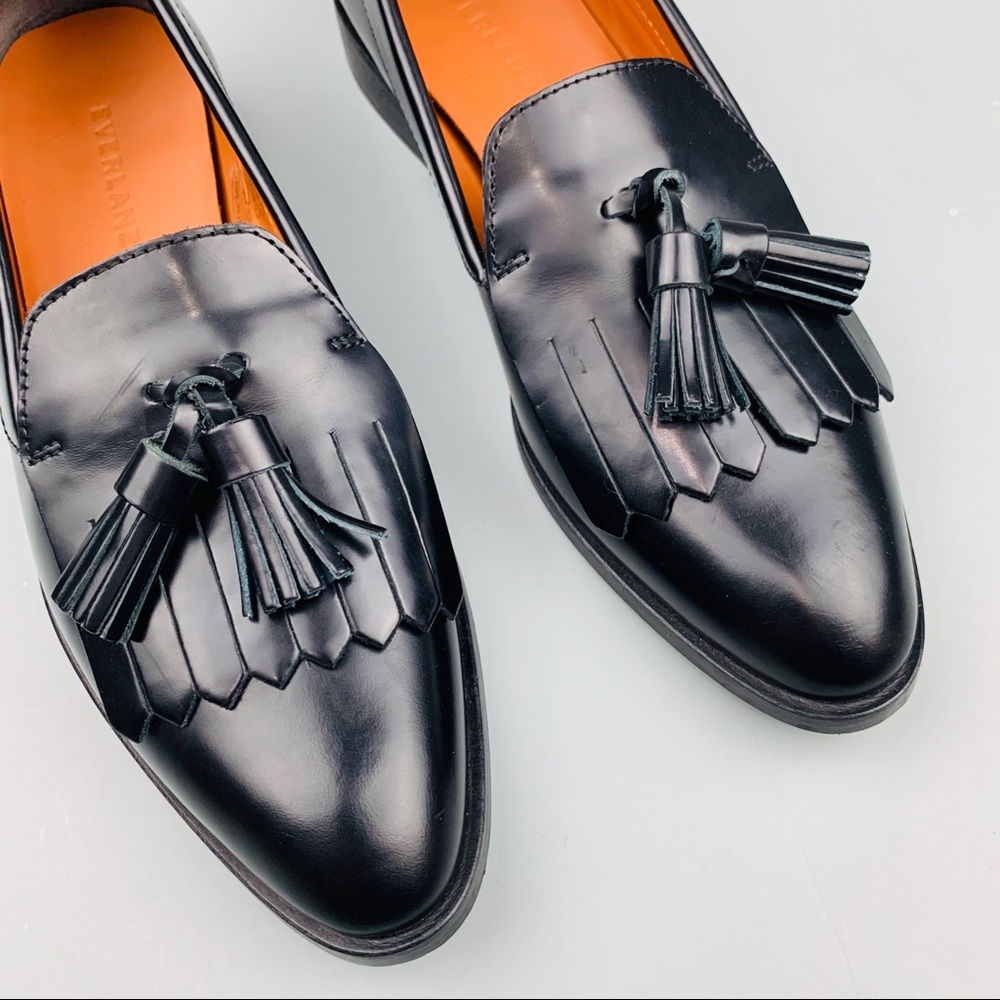Everlane Classic Black Loafers with Tassels - Picture 2 of 7